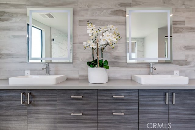 1511 Golden Avenue, Hermosa Beach, California 90254, 5 Bedrooms Bedrooms, ,2 BathroomsBathrooms,Residential,Sold,Golden,SB19224666