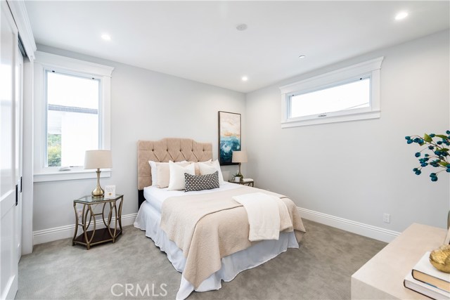 577 31st Street, Manhattan Beach, California 90266, 5 Bedrooms Bedrooms, ,5 BathroomsBathrooms,Residential,Sold,31st,SB20093030