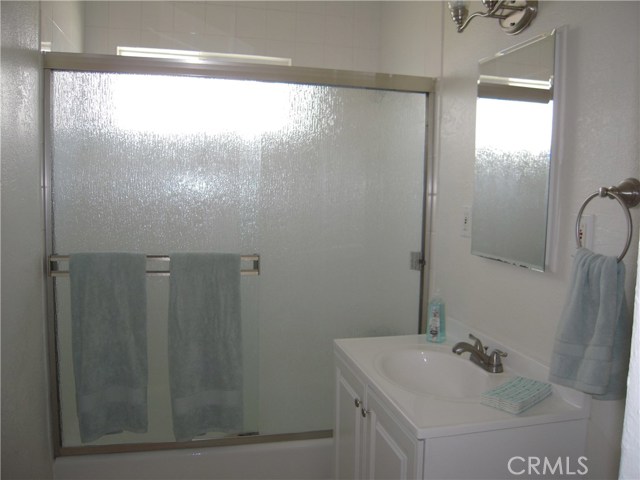 1062 Avenue C, Redondo Beach, California 90277, 2 Bedrooms Bedrooms, ,1 BathroomBathrooms,Residential,Sold,Avenue C,SB20138580