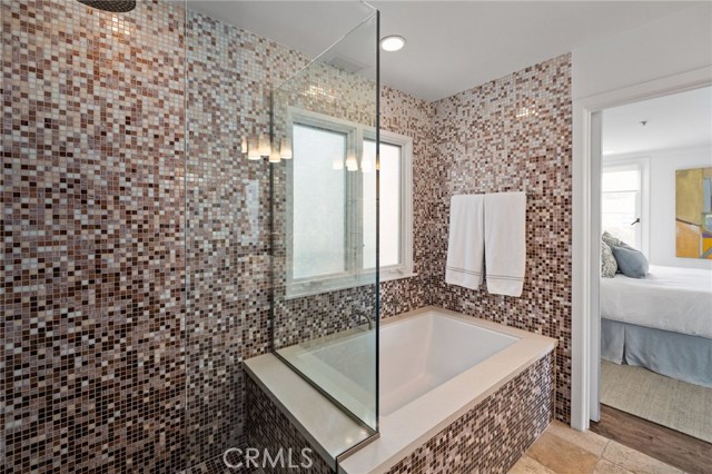 315 24th Street, Manhattan Beach, California 90266, 3 Bedrooms Bedrooms, ,3 BathroomsBathrooms,Residential,Sold,24th,SB20212174