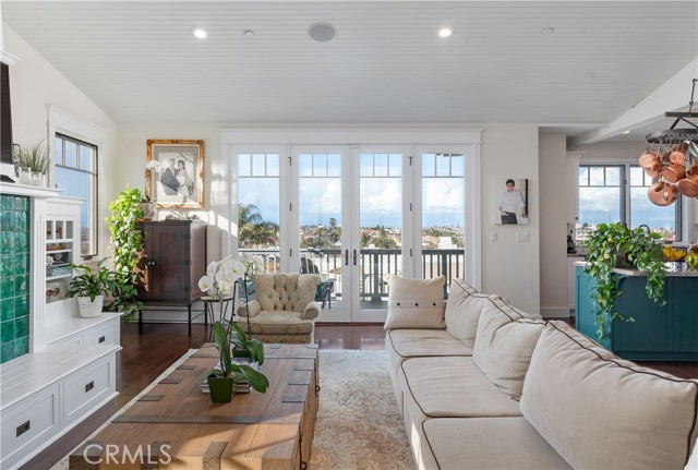 609 Ruby Street, Redondo Beach, California 90277, 5 Bedrooms Bedrooms, ,4 BathroomsBathrooms,Residential,Sold,Ruby,SB21053016