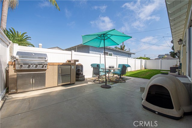 2201 Robinson Street, Redondo Beach, California 90278, 2 Bedrooms Bedrooms, ,1 BathroomBathrooms,Residential,Sold,Robinson,SB20178302