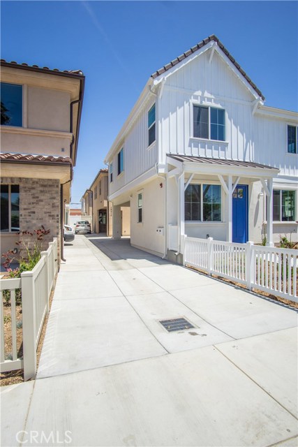 18514 Grevillea Avenue, Redondo Beach, California 90278, 3 Bedrooms Bedrooms, ,2 BathroomsBathrooms,Residential,Sold,Grevillea,SB19116535