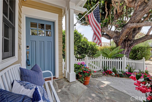 1600 Elm Avenue, Manhattan Beach, California 90266, 3 Bedrooms Bedrooms, ,3 BathroomsBathrooms,Residential,Sold,Elm,SB19126027