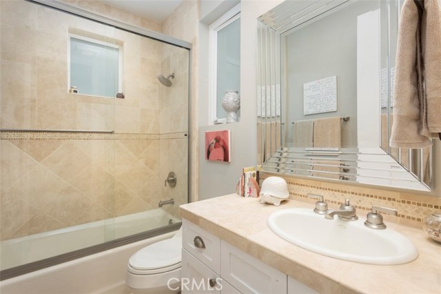 125 4th Street, Hermosa Beach, California 90254, 4 Bedrooms Bedrooms, ,3 BathroomsBathrooms,Residential,Sold,4th,SB18054270