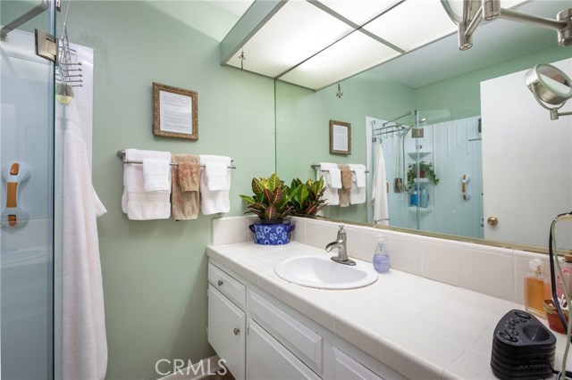 818 Camino Real, Redondo Beach, California 90277, 2 Bedrooms Bedrooms, ,1 BathroomBathrooms,Residential,Sold,Camino Real,SB18203609