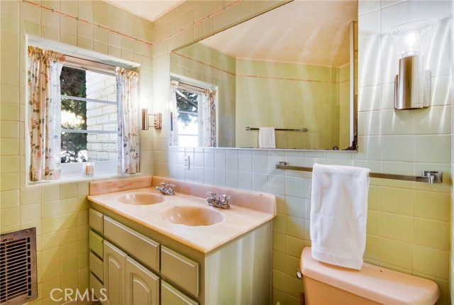 888 Via Del Monte, Palos Verdes Estates, California 90274, 3 Bedrooms Bedrooms, ,1 BathroomBathrooms,Residential,Sold,Via Del Monte,PV18205584