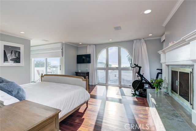 902 6th Street, Hermosa Beach, California 90254, 4 Bedrooms Bedrooms, ,3 BathroomsBathrooms,Residential,Sold,6th,SB20213089