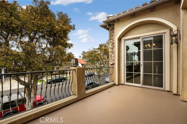 200 Avenue C, Redondo Beach, California 90277, 4 Bedrooms Bedrooms, ,2 BathroomsBathrooms,Residential,Sold,Avenue C,SB18107181