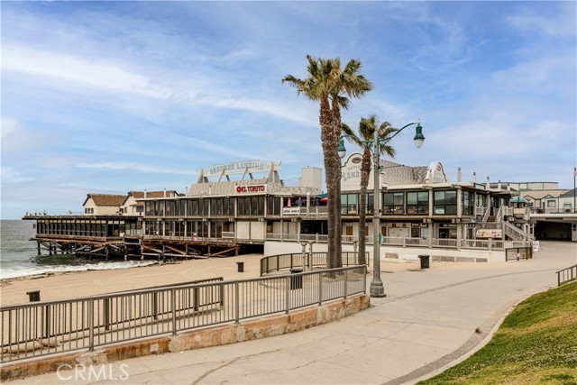 305 Broadway, Redondo Beach, California 90277, 3 Bedrooms Bedrooms, ,2 BathroomsBathrooms,Residential,Sold,Broadway,OC21094038