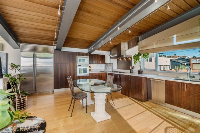 316 23rd Street, Manhattan Beach, California 90266, 3 Bedrooms Bedrooms, ,3 BathroomsBathrooms,Residential,Sold,23rd,SB20075797