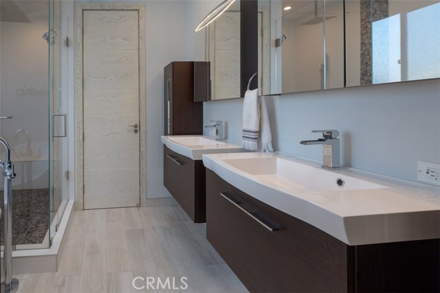 2019 Farrell Avenue, Redondo Beach, California 90278, 4 Bedrooms Bedrooms, ,3 BathroomsBathrooms,Residential,Sold,Farrell,PV18280425