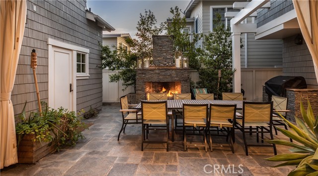 598 33rd Street, Manhattan Beach, California 90266, 5 Bedrooms Bedrooms, ,5 BathroomsBathrooms,Residential,Sold,33rd,SB21107096