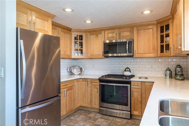 211 Helberta Avenue, Redondo Beach, California 90277, 2 Bedrooms Bedrooms, ,2 BathroomsBathrooms,Residential,Sold,Helberta,RS18145778