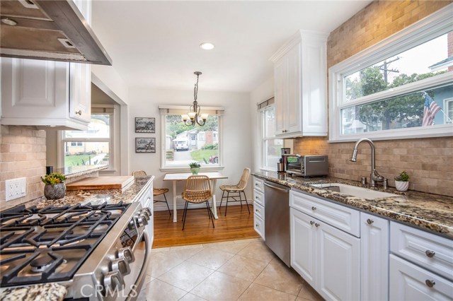 719 Maria Avenue, Redondo Beach, California 90277, 3 Bedrooms Bedrooms, ,2 BathroomsBathrooms,Residential,Sold,Maria,SB19111857