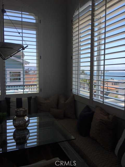 Corner banquet seating with great ocean views...