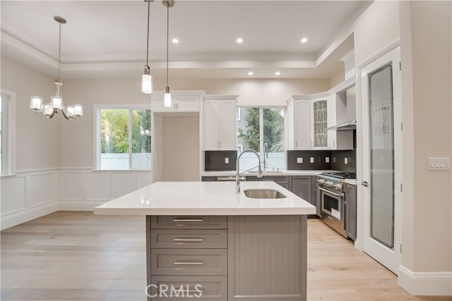 KITCHEN ISLAND WITH ROOM FOR SEATING