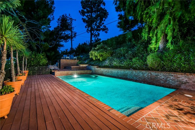 2 Williamsburg Lane, Rolling Hills, California 90274, 4 Bedrooms Bedrooms, ,2 BathroomsBathrooms,Residential,Sold,Williamsburg,PV18024088