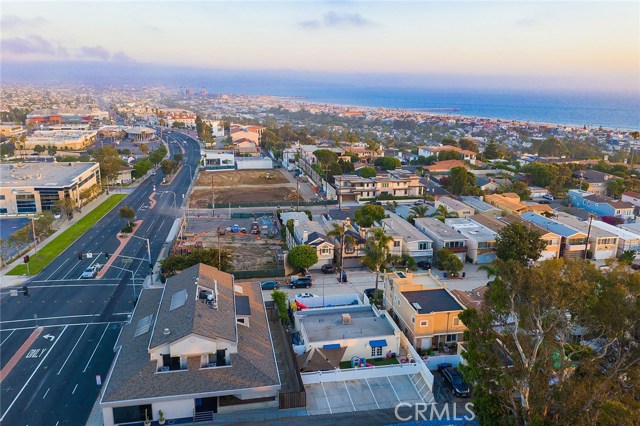 739 Longfellow Avenue, Hermosa Beach, California 90254, 2 Bedrooms Bedrooms, ,Residential,Sold,Longfellow,SB20143710