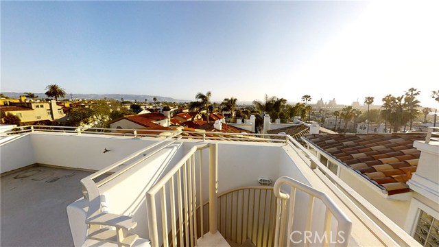 625 Lucia Avenue, Redondo Beach, California 90277, 3 Bedrooms Bedrooms, ,2 BathroomsBathrooms,Residential,Sold,Lucia,SB20075616