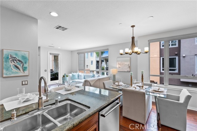 2 Bed Home for Sale in Hawthorne, California