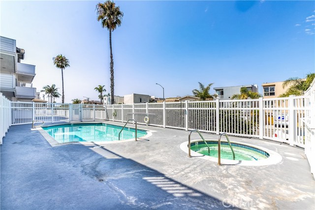 446 Monterey Boulevard, Hermosa Beach, California 90254, 3 Bedrooms Bedrooms, ,2 BathroomsBathrooms,Residential,Sold,Monterey,SB20171136