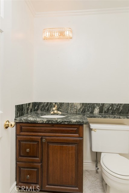 420 Esplanade, Redondo Beach, California 90277, 3 Bedrooms Bedrooms, ,2 BathroomsBathrooms,Residential,Sold,Esplanade,SB17257149