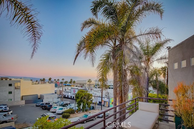 1401 Manhattan Avenue, Hermosa Beach, California 90254, 4 Bedrooms Bedrooms, ,3 BathroomsBathrooms,Residential,Sold,Manhattan,SB19160041