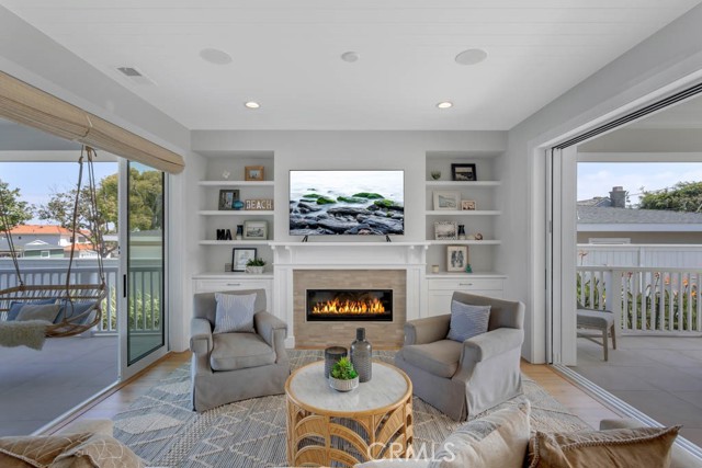 1307 Gertruda Avenue, Redondo Beach, California 90277, 5 Bedrooms Bedrooms, ,1 BathroomBathrooms,Residential,Sold,Gertruda,SB21076858