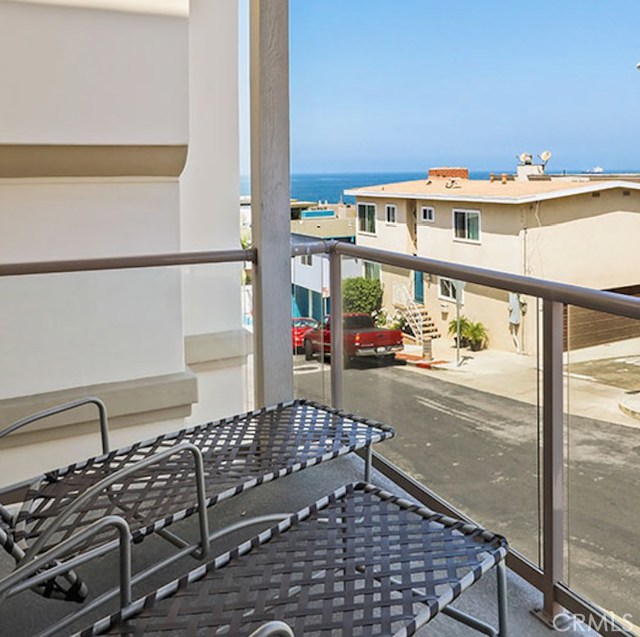 220 23rd Street, Manhattan Beach, California 90266, 3 Bedrooms Bedrooms, ,1 BathroomBathrooms,Residential,Sold,23rd,OC19050321