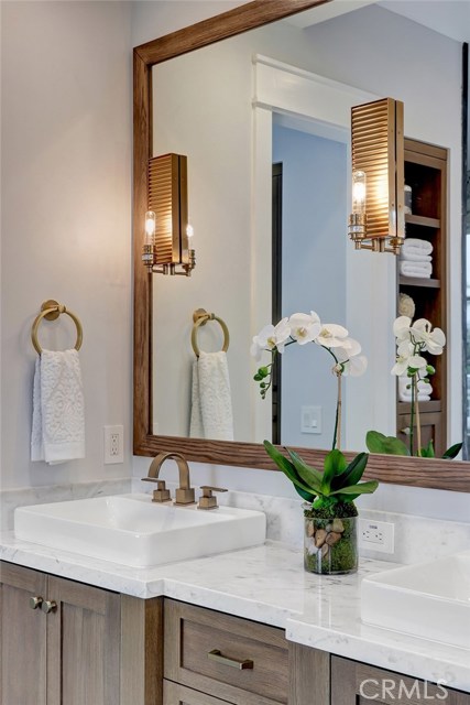 1716 Oak Avenue, Manhattan Beach, California 90266, 5 Bedrooms Bedrooms, ,5 BathroomsBathrooms,Residential,Sold,Oak,SB19008718