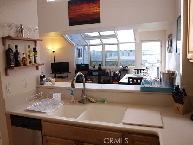 240 The Village, Redondo Beach, California 90277, 1 Bedroom Bedrooms, ,1 BathroomBathrooms,Residential,Sold,The Village,SB17166583