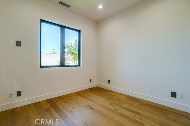 521 Helberta Avenue, Redondo Beach, California 90277, 4 Bedrooms Bedrooms, ,3 BathroomsBathrooms,Residential,Sold,Helberta,SB19088015