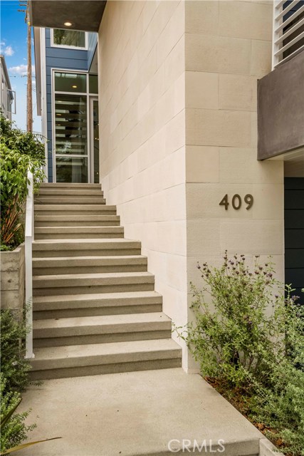 409 3rd Street, Manhattan Beach, California 90266, 5 Bedrooms Bedrooms, ,2 BathroomsBathrooms,Residential,Sold,3rd,SB19219164