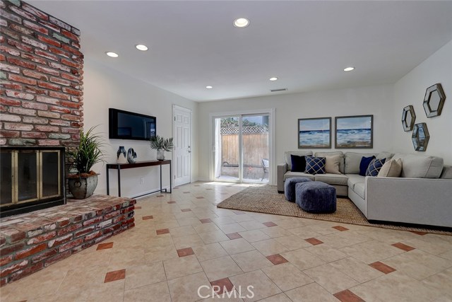 2011 Dufour Avenue, Redondo Beach, California 90278, 3 Bedrooms Bedrooms, ,2 BathroomsBathrooms,Residential,Sold,Dufour,SB19170584