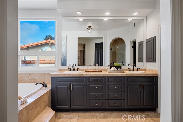 2322 Laurel Bluff Drive, Manhattan Beach, California 90266, 4 Bedrooms Bedrooms, ,3 BathroomsBathrooms,Residential,Sold,Laurel Bluff,SB21167191