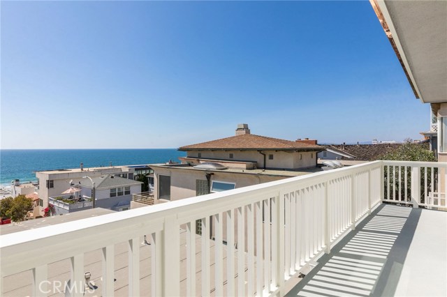 3309 Bayview Drive, Manhattan Beach, California 90266, ,Residential Income,Sold,Bayview,SB20235859