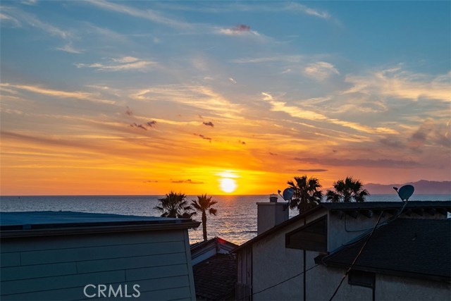 3904 Ocean Drive, Manhattan Beach, California 90266, 4 Bedrooms Bedrooms, ,3 BathroomsBathrooms,Residential,Sold,Ocean,SB19098317