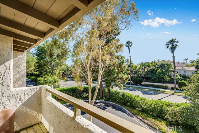 24 Sycamore Lane, Rolling Hills Estates, California 90274, 2 Bedrooms Bedrooms, ,3 BathroomsBathrooms,Residential,Sold,Sycamore,PV19180483
