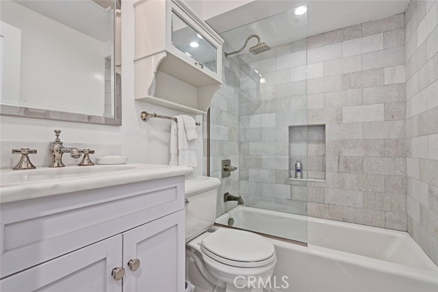 336 34th Street, Hermosa Beach, California 90254, 3 Bedrooms Bedrooms, ,2 BathroomsBathrooms,Residential,Sold,34th,SB18074846