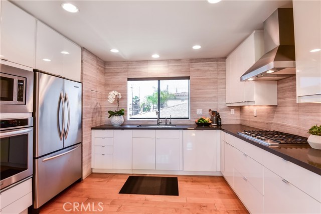 801 Bard Street, Hermosa Beach, California 90254, 3 Bedrooms Bedrooms, ,1 BathroomBathrooms,Residential,Sold,Bard,SB18192292