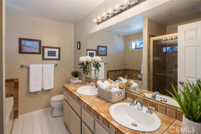 2019 Ernest Avenue, Redondo Beach, California 90278, 3 Bedrooms Bedrooms, ,2 BathroomsBathrooms,Residential,Sold,Ernest,SB20040759