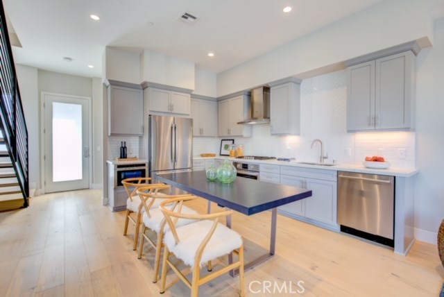 1920 Pacific Coast, Redondo Beach, California 90277, 3 Bedrooms Bedrooms, ,3 BathroomsBathrooms,Residential,Sold,Pacific Coast,SB20262692