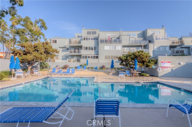 240 The Village, Redondo Beach, California 90277, 2 Bedrooms Bedrooms, ,2 BathroomsBathrooms,Residential,Sold,The Village,SB18290974