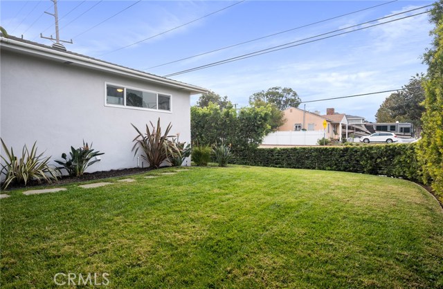 610 Inglewood Ave, Redondo Beach, California 90278, 3 Bedrooms Bedrooms, ,1 BathroomBathrooms,Residential,Sold,Inglewood Ave,SB20256411