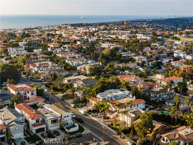 927 8th Street, Manhattan Beach, California 90266, 4 Bedrooms Bedrooms, ,4 BathroomsBathrooms,Residential,Sold,8th,SB20259279