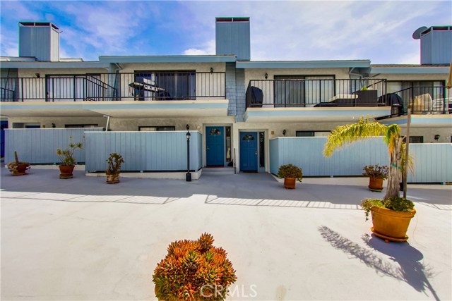 222 Irena Avenue, Redondo Beach, California 90277, 2 Bedrooms Bedrooms, ,2 BathroomsBathrooms,Residential,Sold,Irena,SB18095824