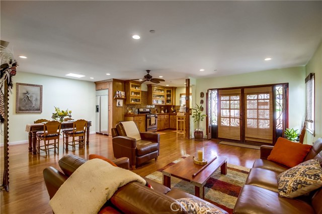 1019 Spencer Street, Redondo Beach, California 90277, 2 Bedrooms Bedrooms, ,1 BathroomBathrooms,Residential,Sold,Spencer,SB17195188