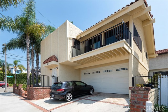 220 Beryl Street, Redondo Beach, California 90277, 2 Bedrooms Bedrooms, ,2 BathroomsBathrooms,Residential,Sold,Beryl,SB20183758