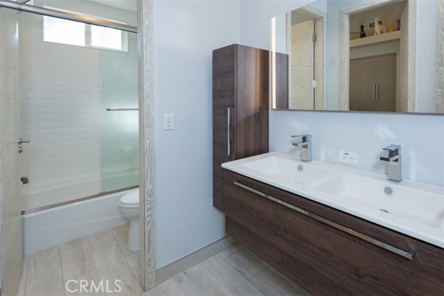 2019 Farrell Avenue, Redondo Beach, California 90278, 4 Bedrooms Bedrooms, ,3 BathroomsBathrooms,Residential,Sold,Farrell,SB18006052